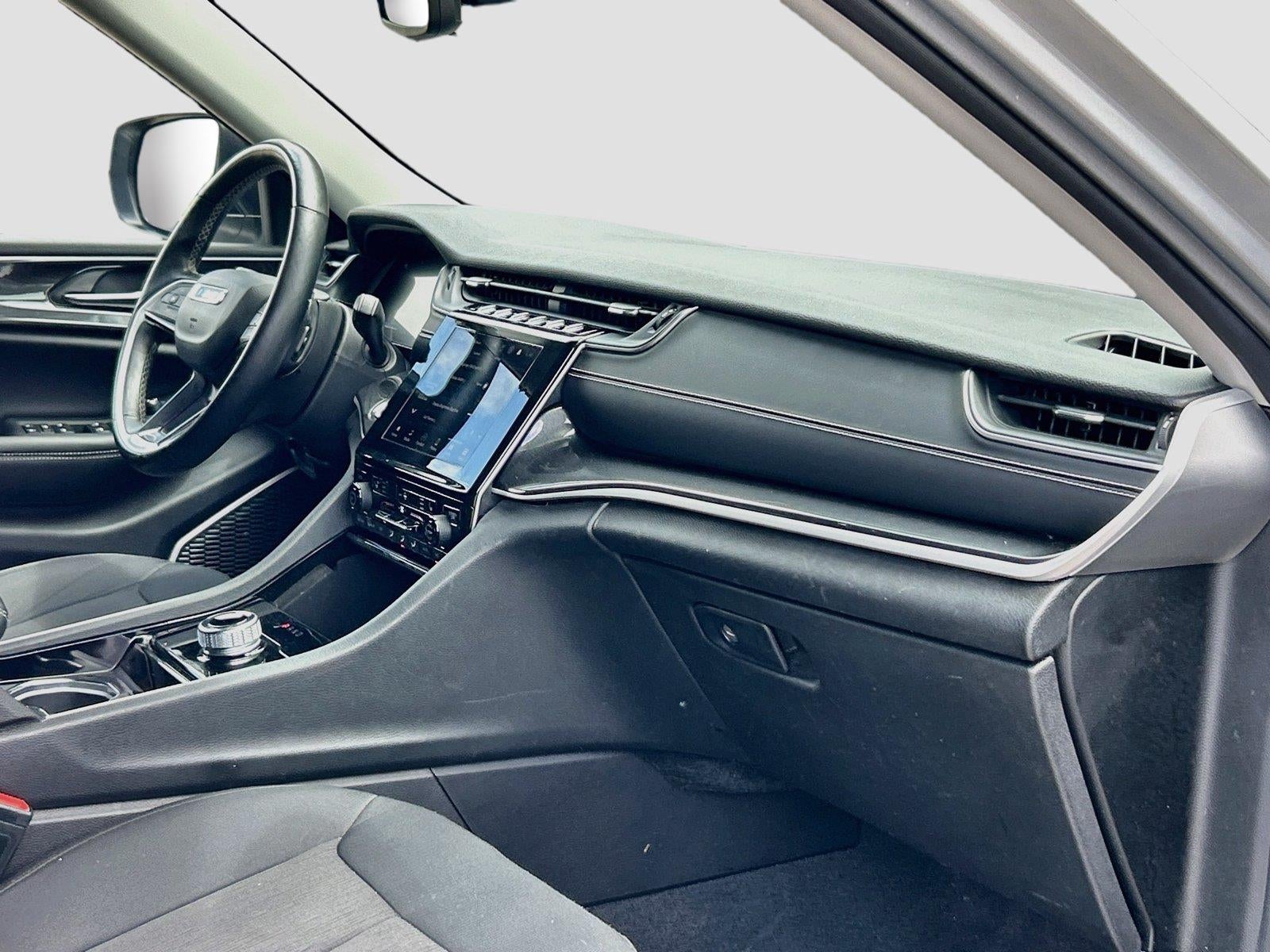 2022 Jeep Grand Cherokee L Laredo 4x4