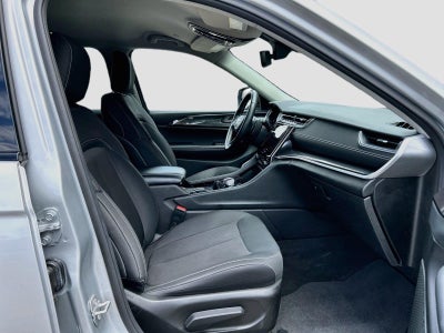 2022 Jeep Grand Cherokee L Laredo 4x4