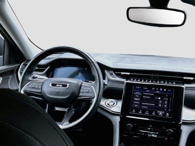 2022 Jeep Grand Cherokee L Laredo 4x4