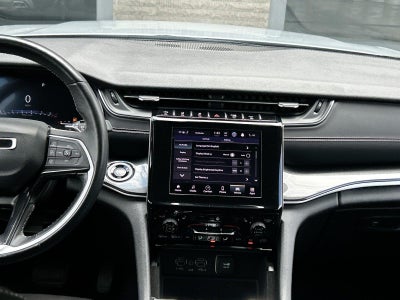2022 Jeep Grand Cherokee L Laredo 4x4