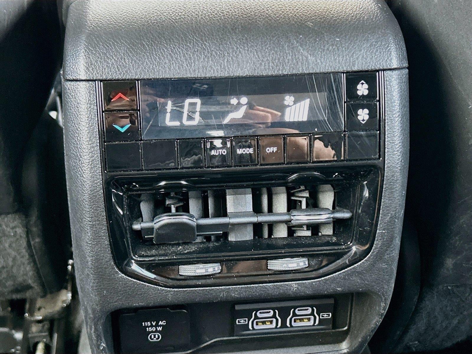 2022 Jeep Grand Cherokee L Laredo 4x4