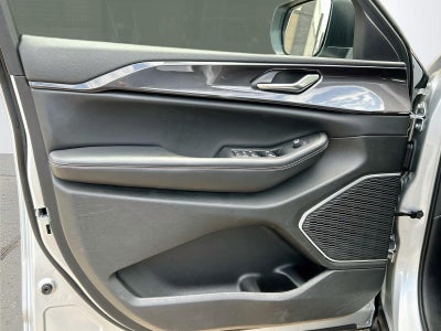 2022 Jeep Grand Cherokee L Laredo 4x4
