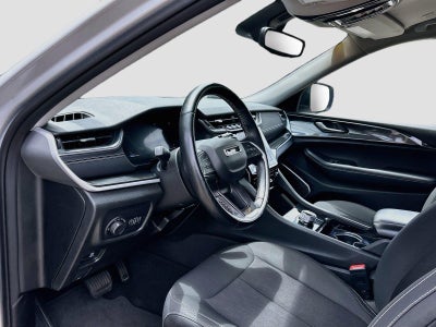 2022 Jeep Grand Cherokee L Laredo 4x4