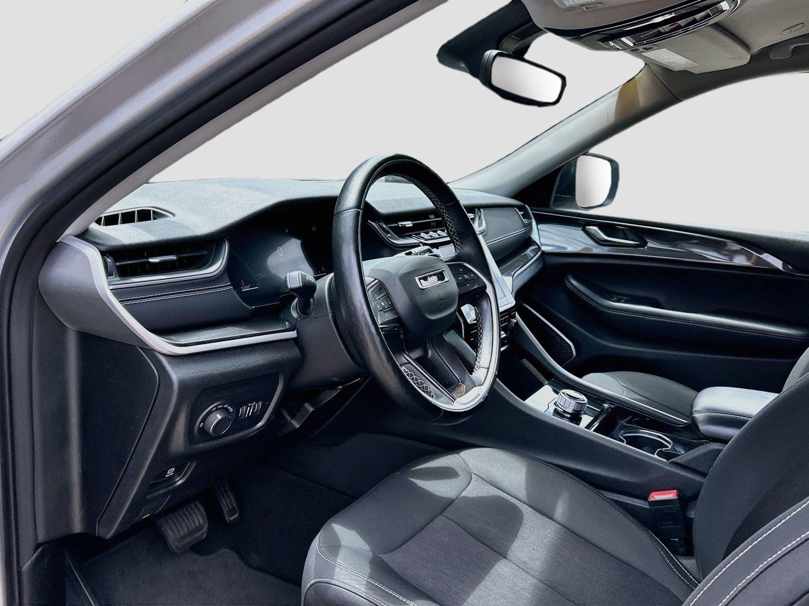 2022 Jeep Grand Cherokee L Laredo 4x4