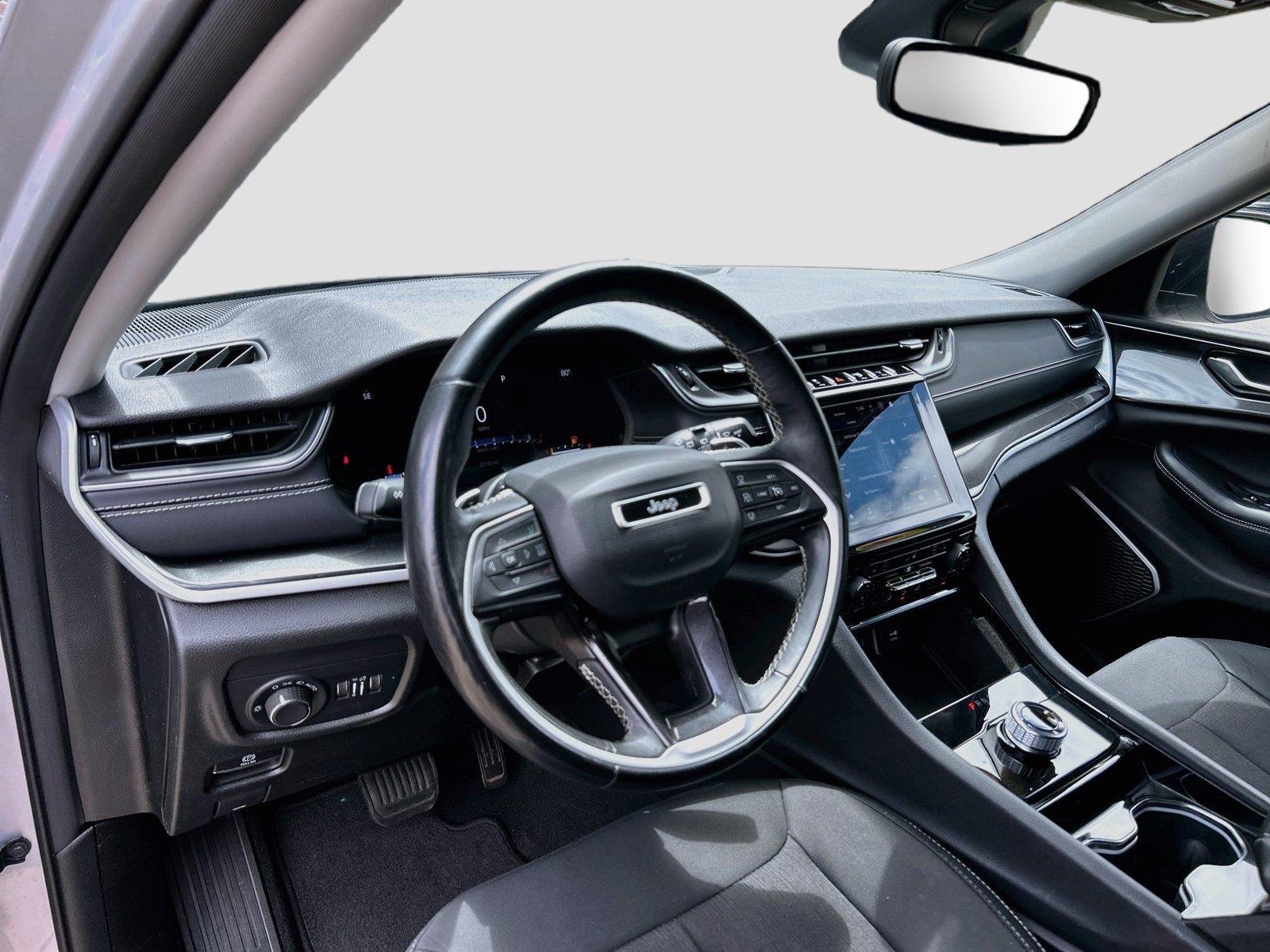 2022 Jeep Grand Cherokee L Laredo 4x4