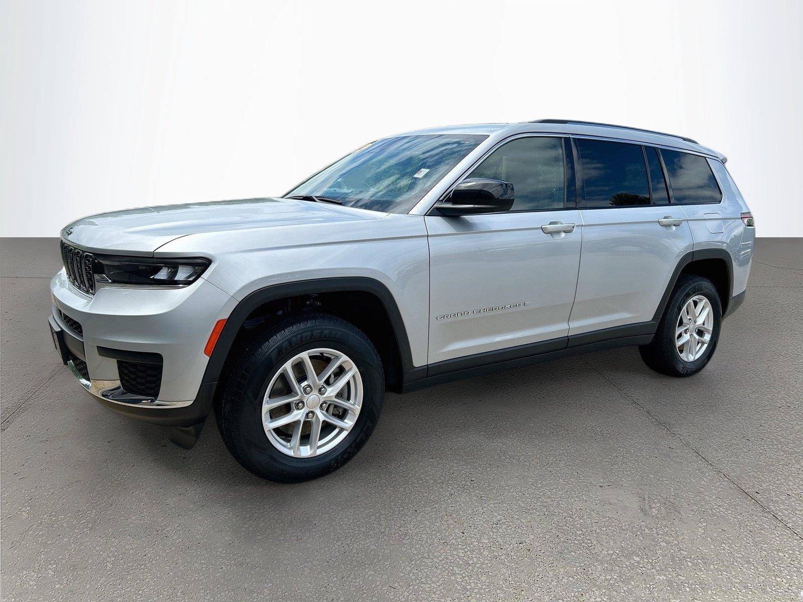 2022 Jeep Grand Cherokee L Laredo 4x4