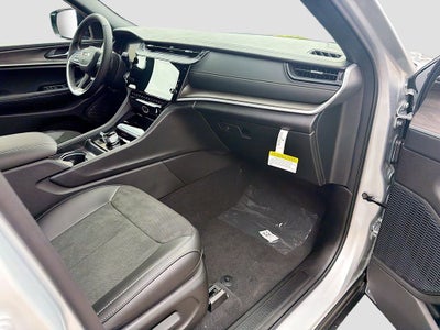 2026 Jeep Grand Cherokee GRAND CHEROKEE L LAREDO ALTITUDE 4X4