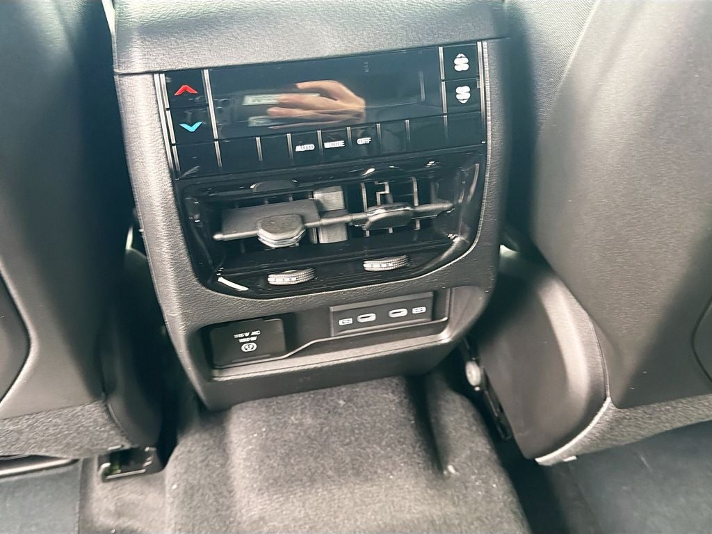 2026 Jeep Grand Cherokee GRAND CHEROKEE L LAREDO ALTITUDE 4X4
