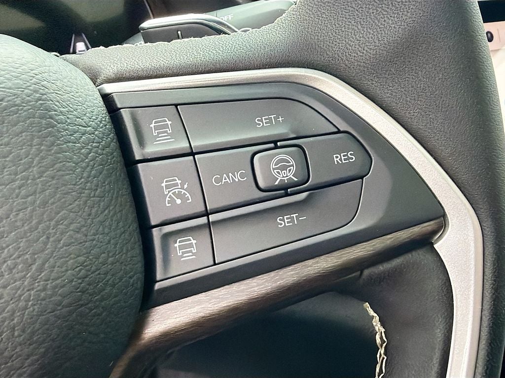 2026 Jeep Grand Cherokee GRAND CHEROKEE L LAREDO ALTITUDE 4X4