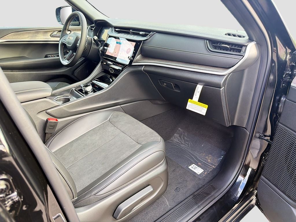 2026 Jeep Grand Cherokee GRAND CHEROKEE L LAREDO ALTITUDE 4X4