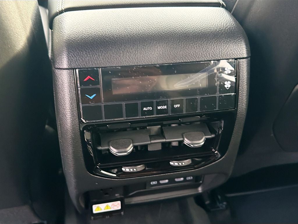 2026 Jeep Grand Cherokee GRAND CHEROKEE L LAREDO ALTITUDE 4X4