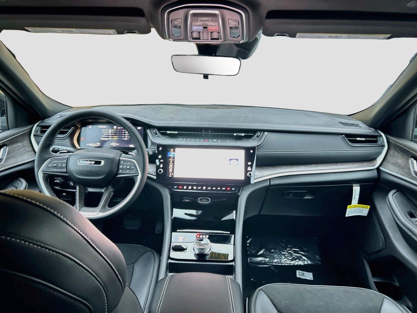 2027 Jeep Grand Cherokee GRAND CHEROKEE L LAREDO ALTITUDE 4X4