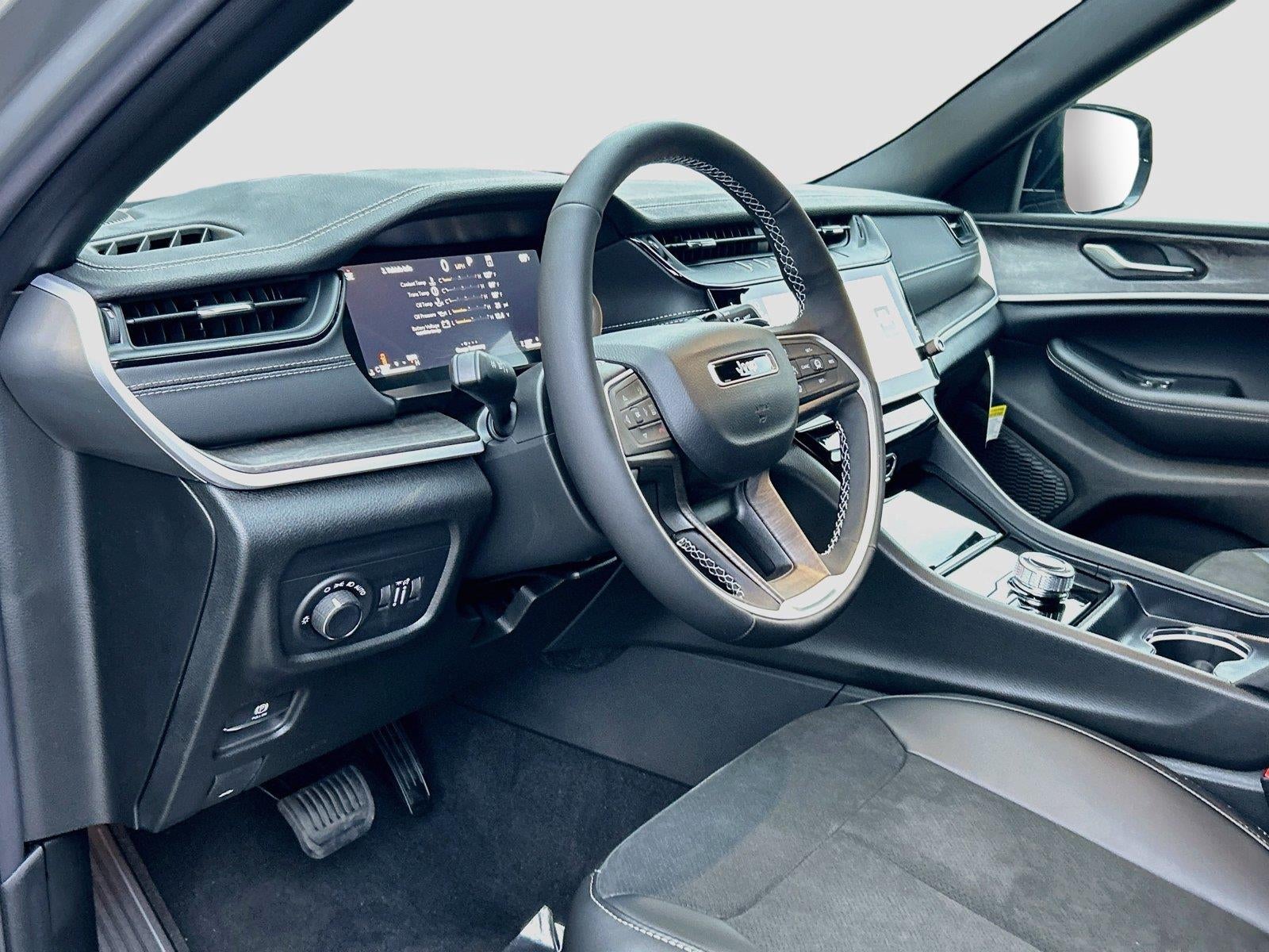 2027 Jeep Grand Cherokee GRAND CHEROKEE L LAREDO ALTITUDE 4X4