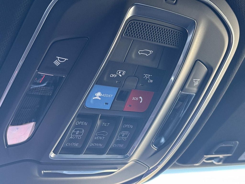 2025 Jeep Grand Cherokee GRAND CHEROKEE L LIMITED 4X4