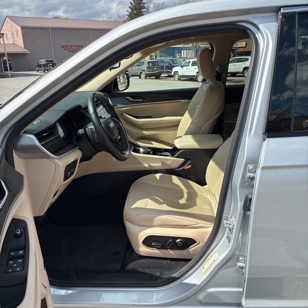 2022 Jeep Grand Cherokee L Limited 4x4