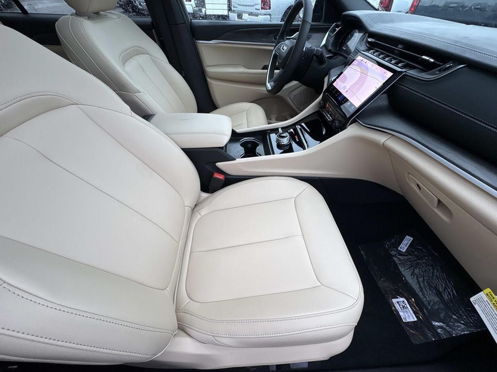 2025 Jeep Grand Cherokee GRAND CHEROKEE L LIMITED 4X4