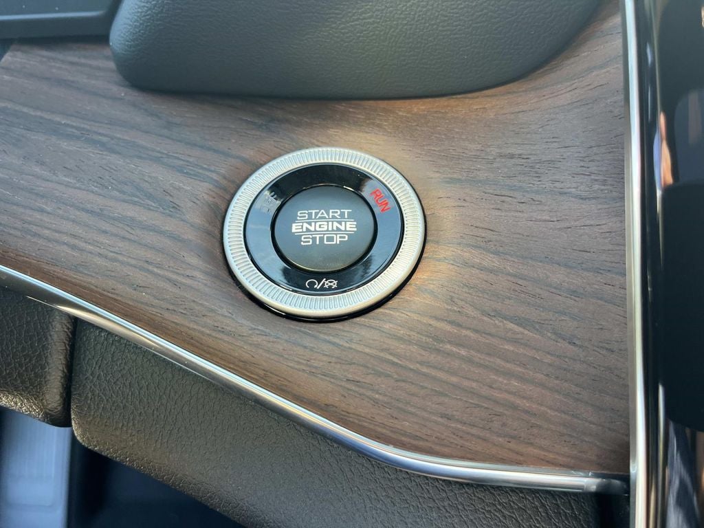 2025 Jeep Grand Cherokee GRAND CHEROKEE L SUMMIT 4X4