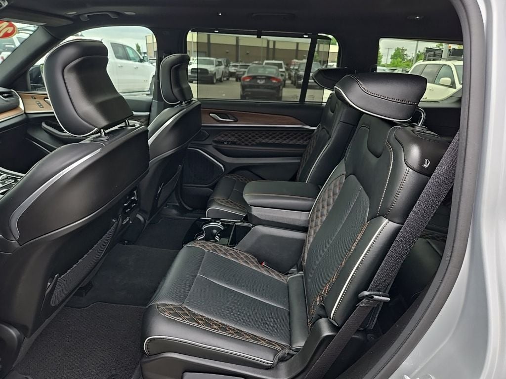 2023 Jeep Grand Cherokee L Summit 4x4