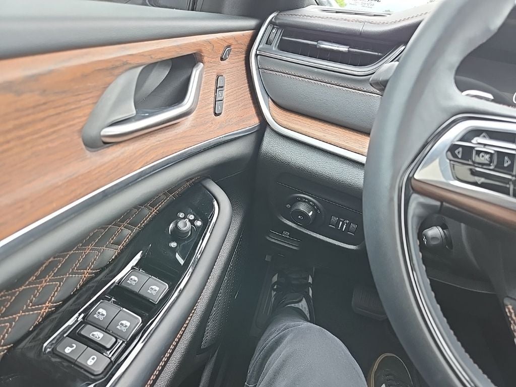 2023 Jeep Grand Cherokee L Summit 4x4