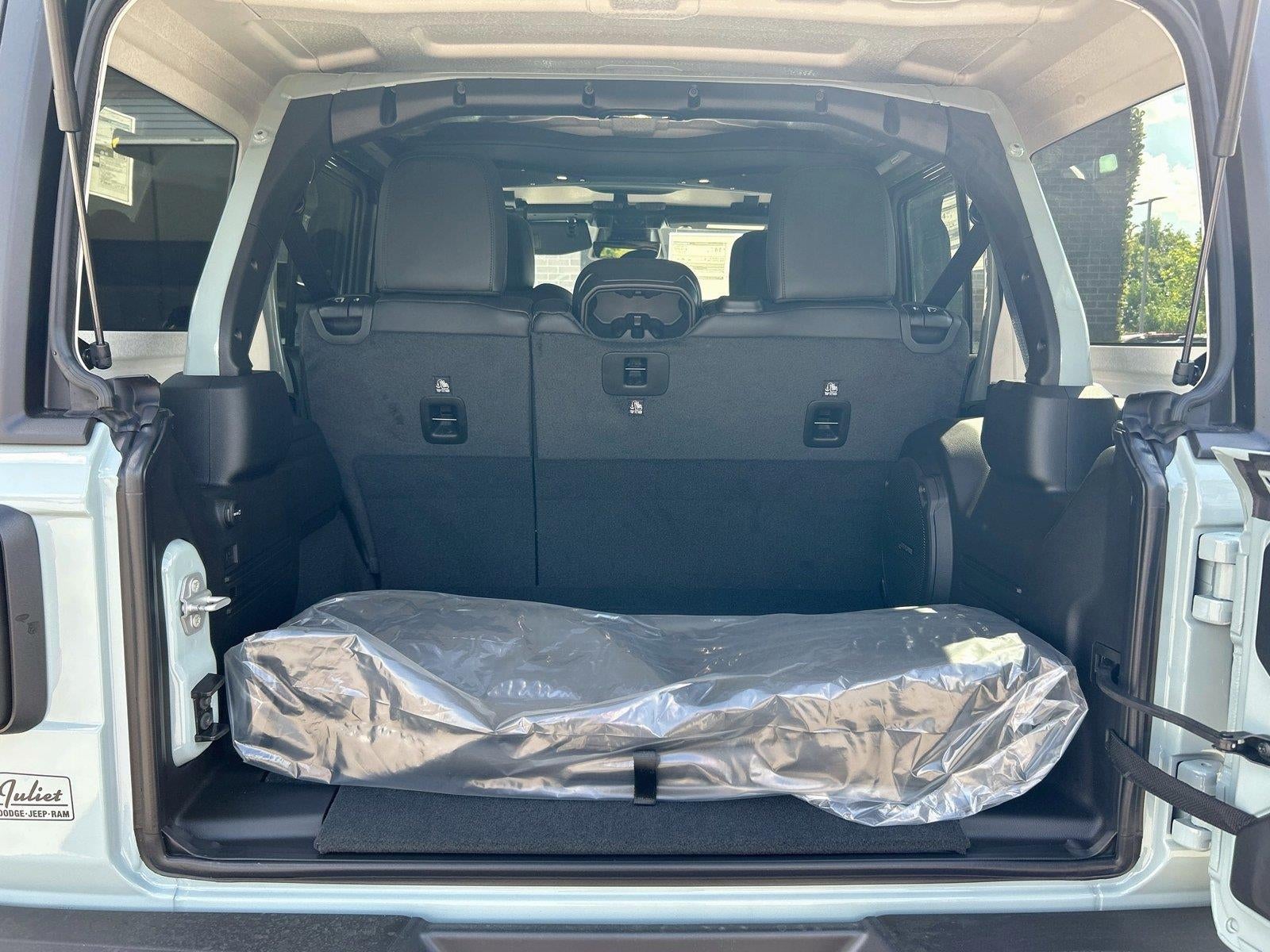 2027 Jeep Wrangler WRANGLER 4-DOOR MOAB