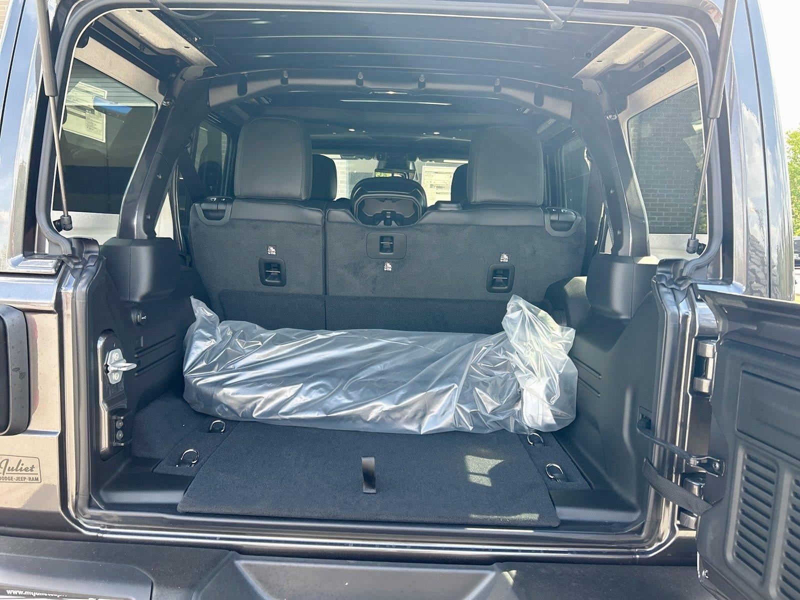 2027 Jeep Wrangler WRANGLER 4-DOOR MOAB