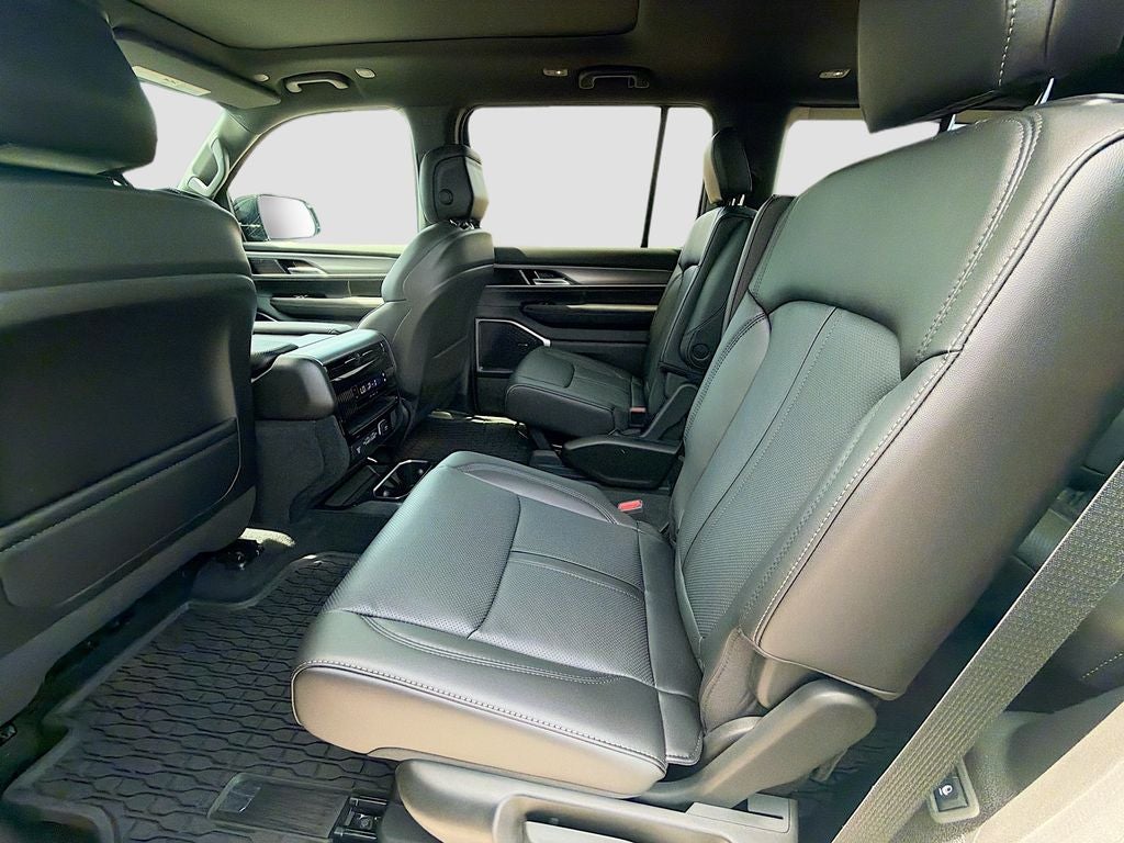 2026 Jeep Grand Wagoneer GRAND WAGONEER UPLAND 4X4