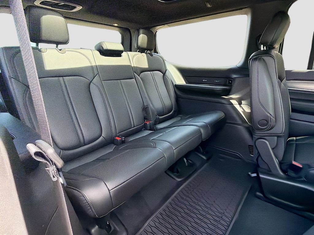 2026 Jeep Grand Wagoneer GRAND WAGONEER UPLAND 4X4