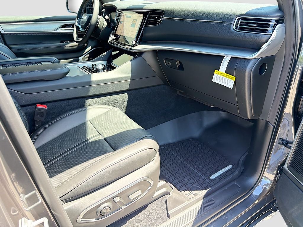 2026 Jeep Grand Wagoneer GRAND WAGONEER UPLAND 4X4