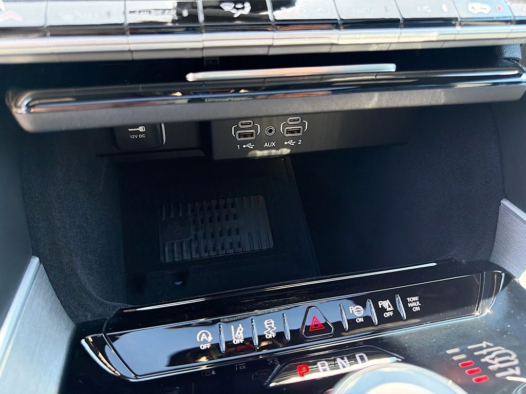 2026 Jeep Grand Wagoneer GRAND WAGONEER UPLAND 4X4