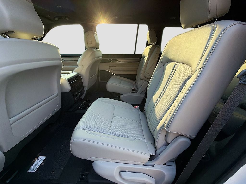 2026 Jeep Grand Wagoneer GRAND WAGONEER LIMITED ALTITUDE 4X4