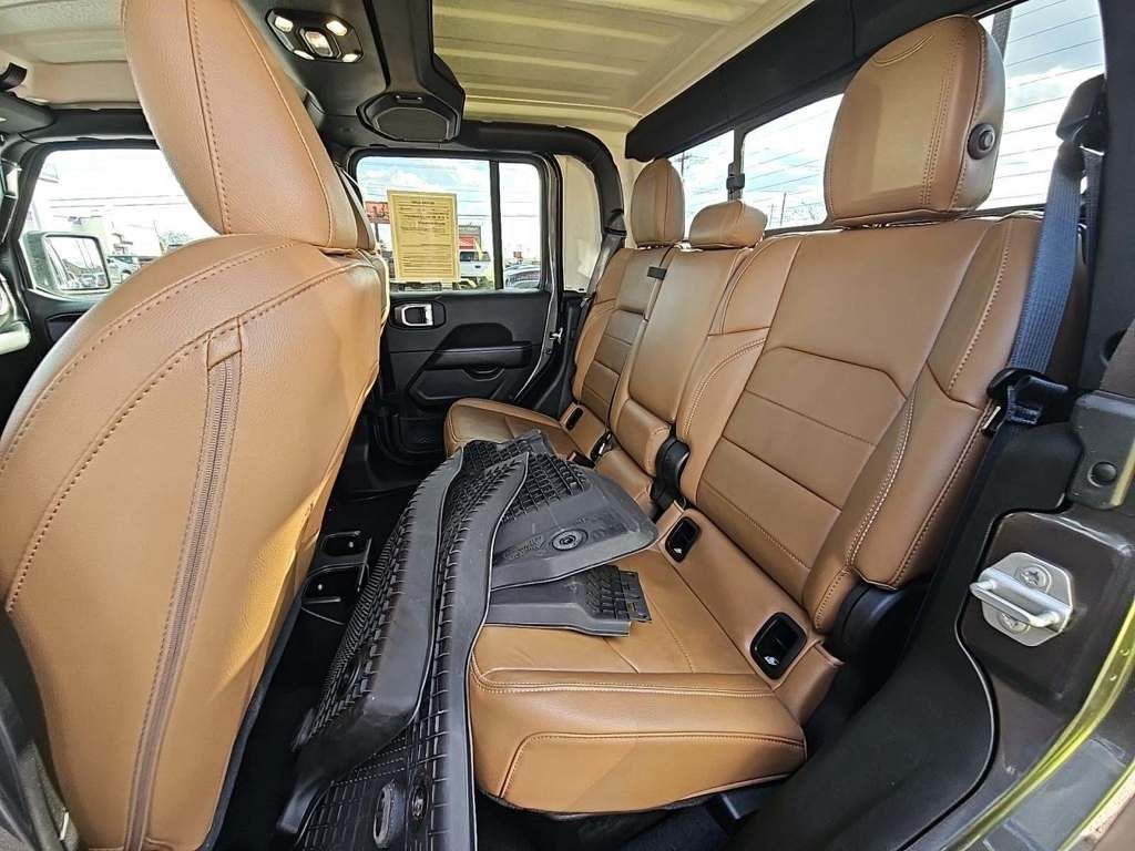 2022 Jeep Gladiator Overland