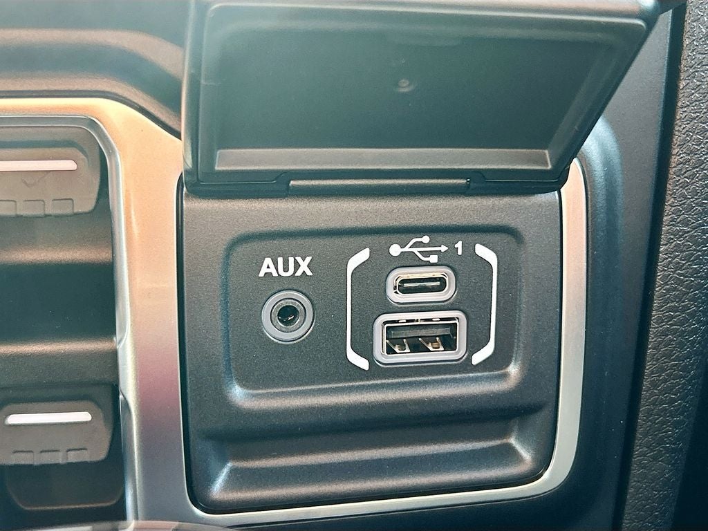 2026 Jeep Gladiator GLADIATOR SAHARA 4X4