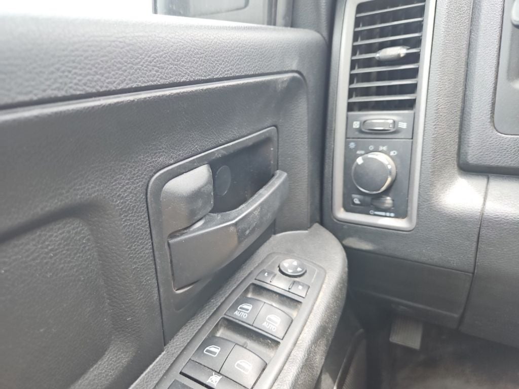 2021 RAM 1500 Classic Tradesman Quad Cab 4x2 6'4' Box