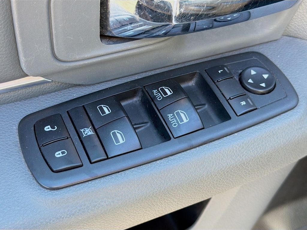 2019 RAM 1500 Classic SLT Crew Cab 4x2 6'4' Box