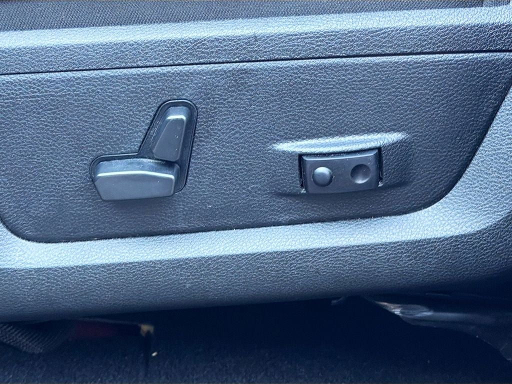 2023 RAM 1500 Classic Warlock Crew Cab 4x4 5'7' Box