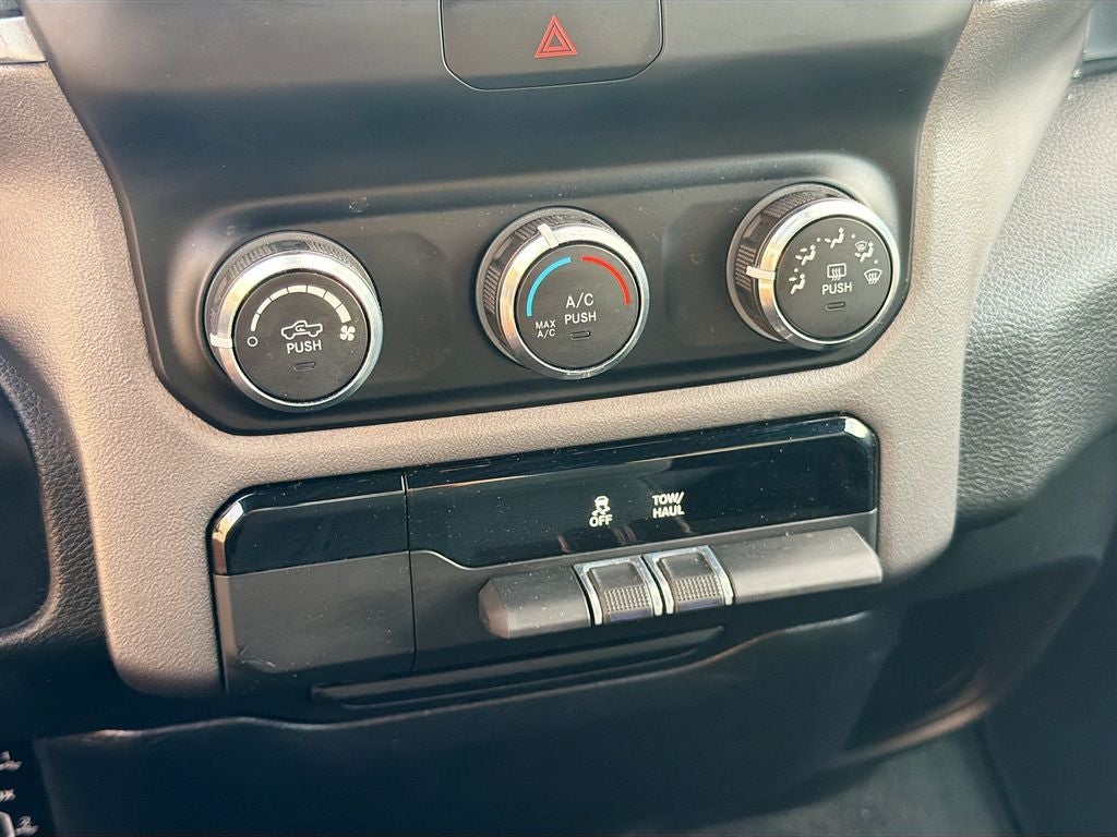 2022 RAM 1500 Big Horn Crew Cab 4x2 5'7' Box