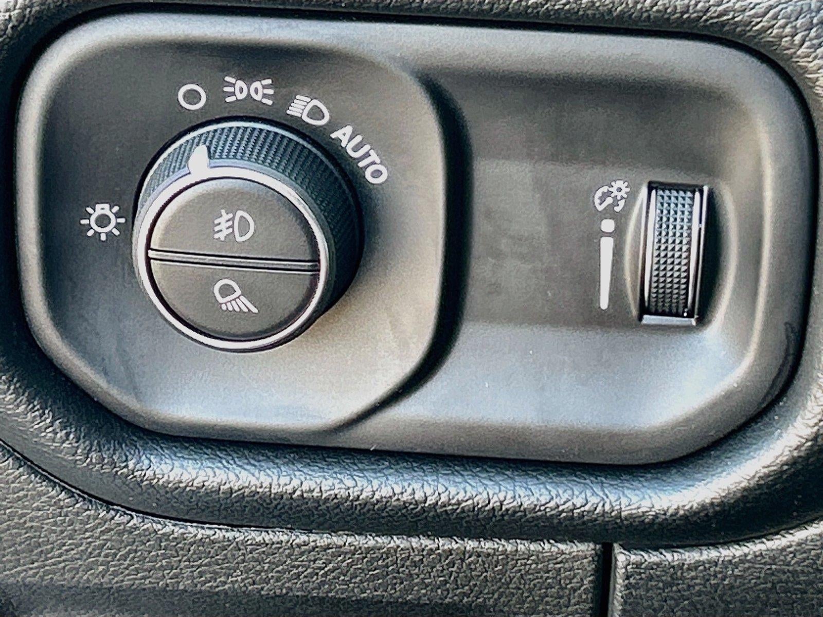 2023 RAM 1500 Big Horn Crew Cab 4x2 5'7' Box