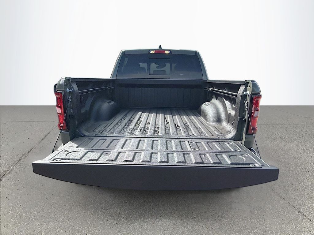 2026 RAM Ram 1500 RAM 1500 LARAMIE CREW CAB 4X2 5'7' BOX