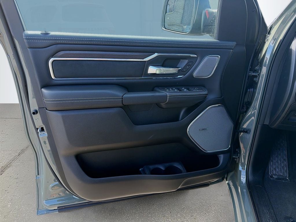 2026 RAM Ram 1500 RAM 1500 LARAMIE CREW CAB 4X2 5'7' BOX