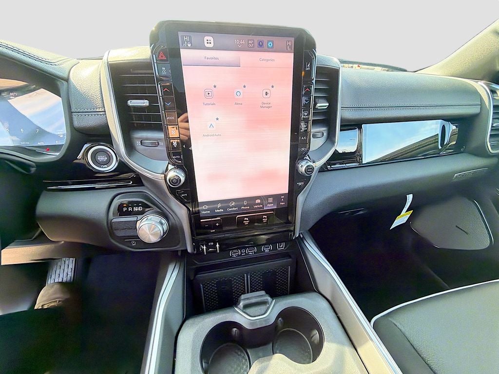 2026 RAM Ram 1500 RAM 1500 LARAMIE CREW CAB 4X2 5'7' BOX