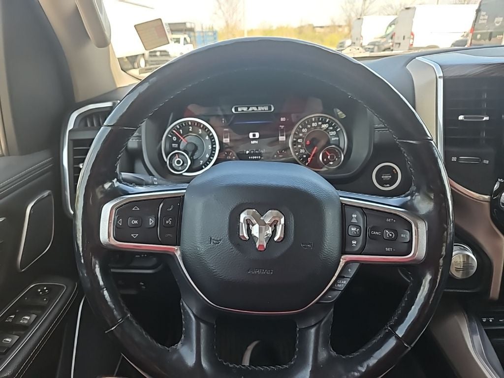 2019 RAM 1500 Laramie Crew Cab 4x2 6'4' Box