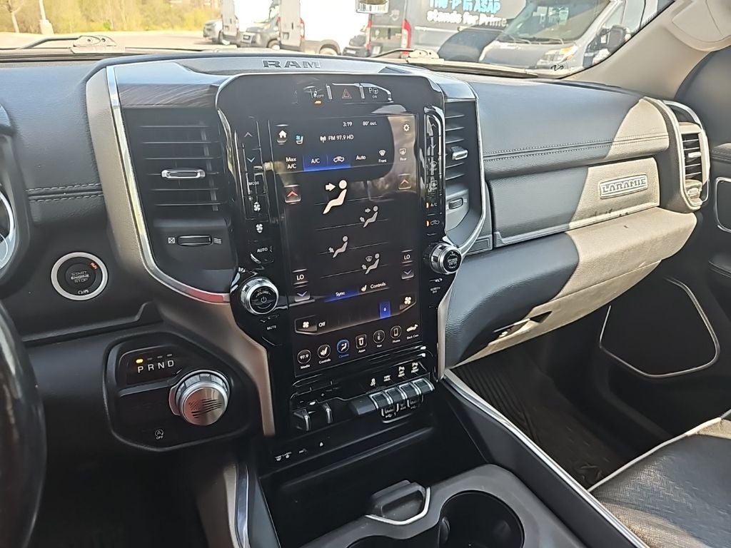 2019 RAM 1500 Laramie Crew Cab 4x2 6'4' Box