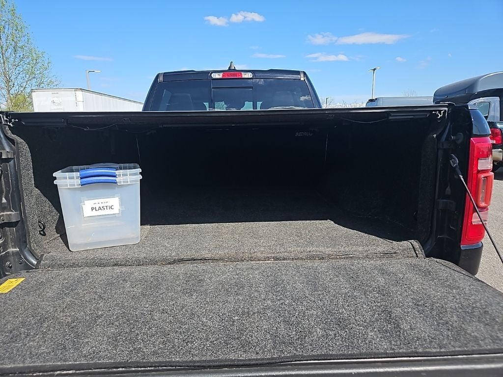 2019 RAM 1500 Laramie Crew Cab 4x2 6'4' Box