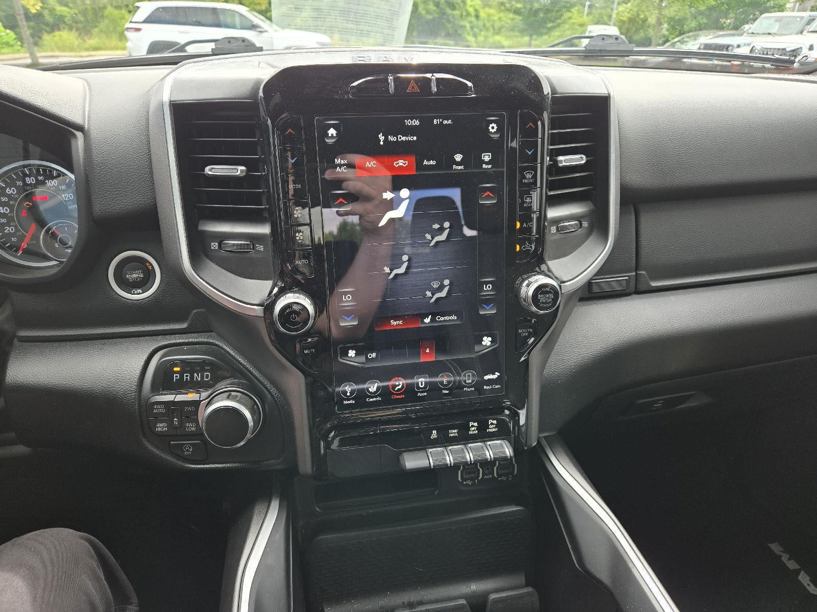 2020 RAM 1500 Big Horn Crew Cab 4x4 5'7' Box