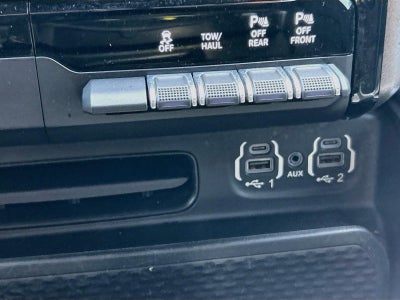 2020 RAM 1500 Big Horn Crew Cab 4x4 5'7' Box