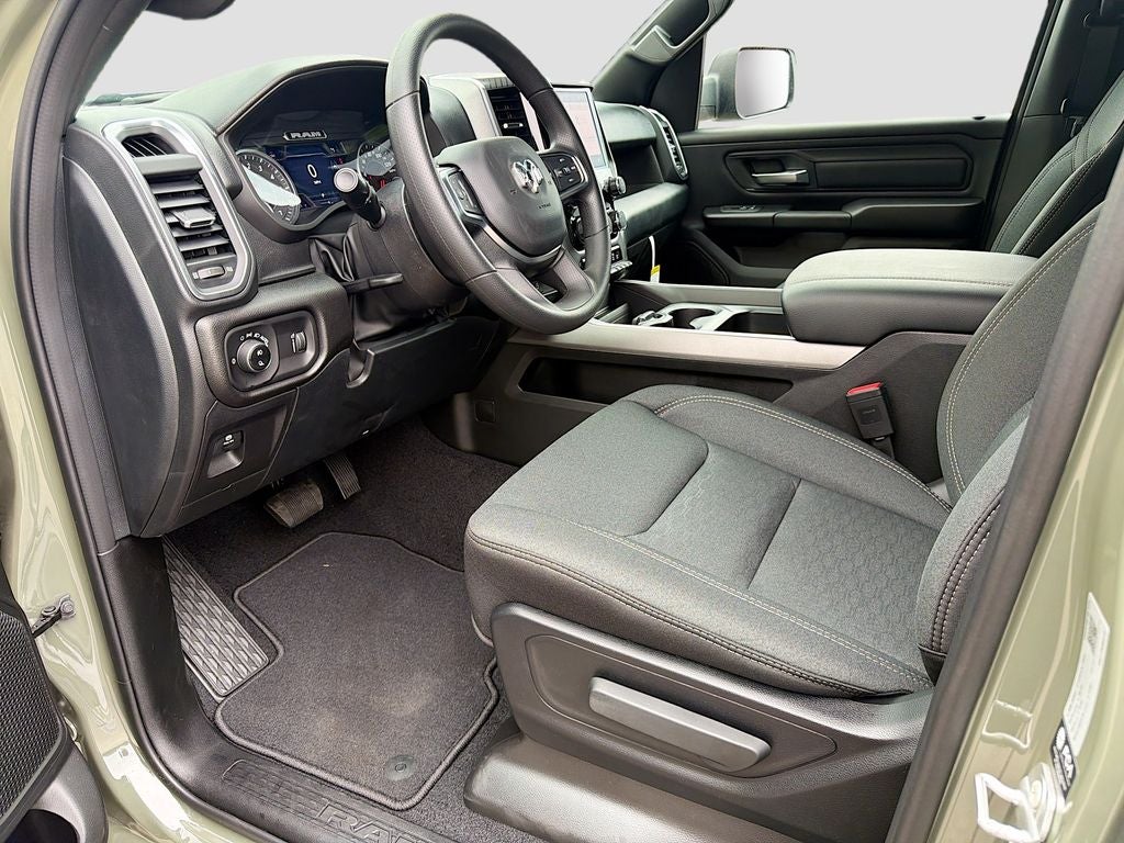 2026 RAM Ram 1500 RAM 1500 EXPRESS CREW CAB 4X4 5'7' BOX