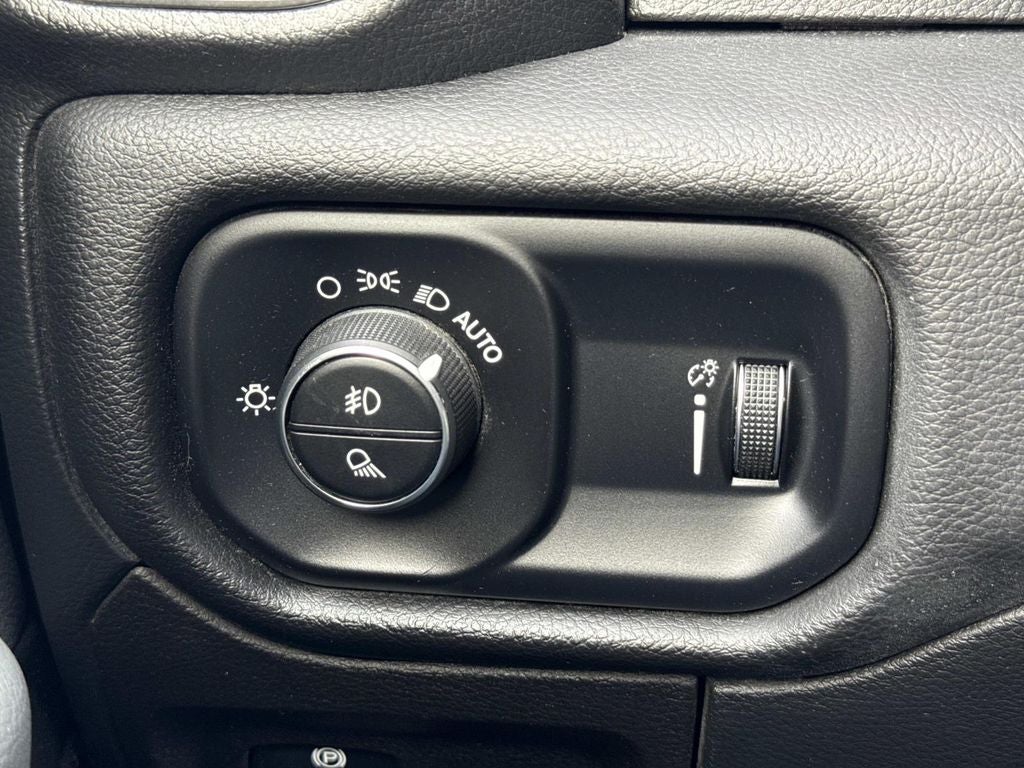 2023 RAM 1500 Big Horn Crew Cab 4x4 5'7' Box