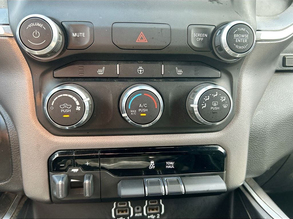 2023 RAM 1500 Big Horn Crew Cab 4x4 5'7' Box