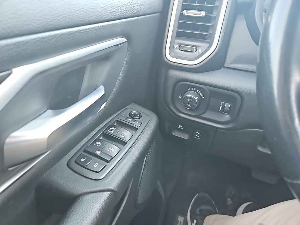 2021 RAM 1500 Big Horn Crew Cab 4x4 5'7' Box