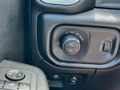 2022 RAM 1500 Big Horn Crew Cab 4x4 5'7' Box